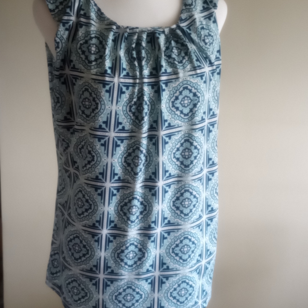 BCBGMaxAzaria Sleeveless Blouse size L